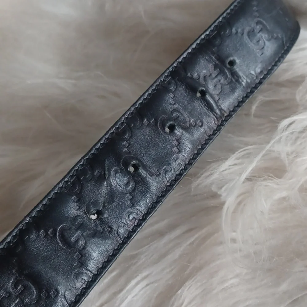 Gucci pre owned